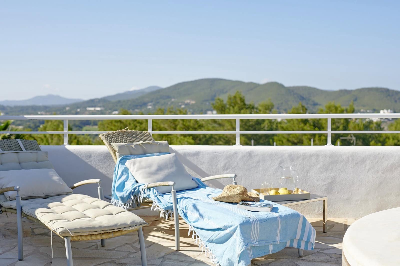 6 bedroom Villa for sale in La Siesta with pool garage - € 2,300,000 (Ref: 9274104)