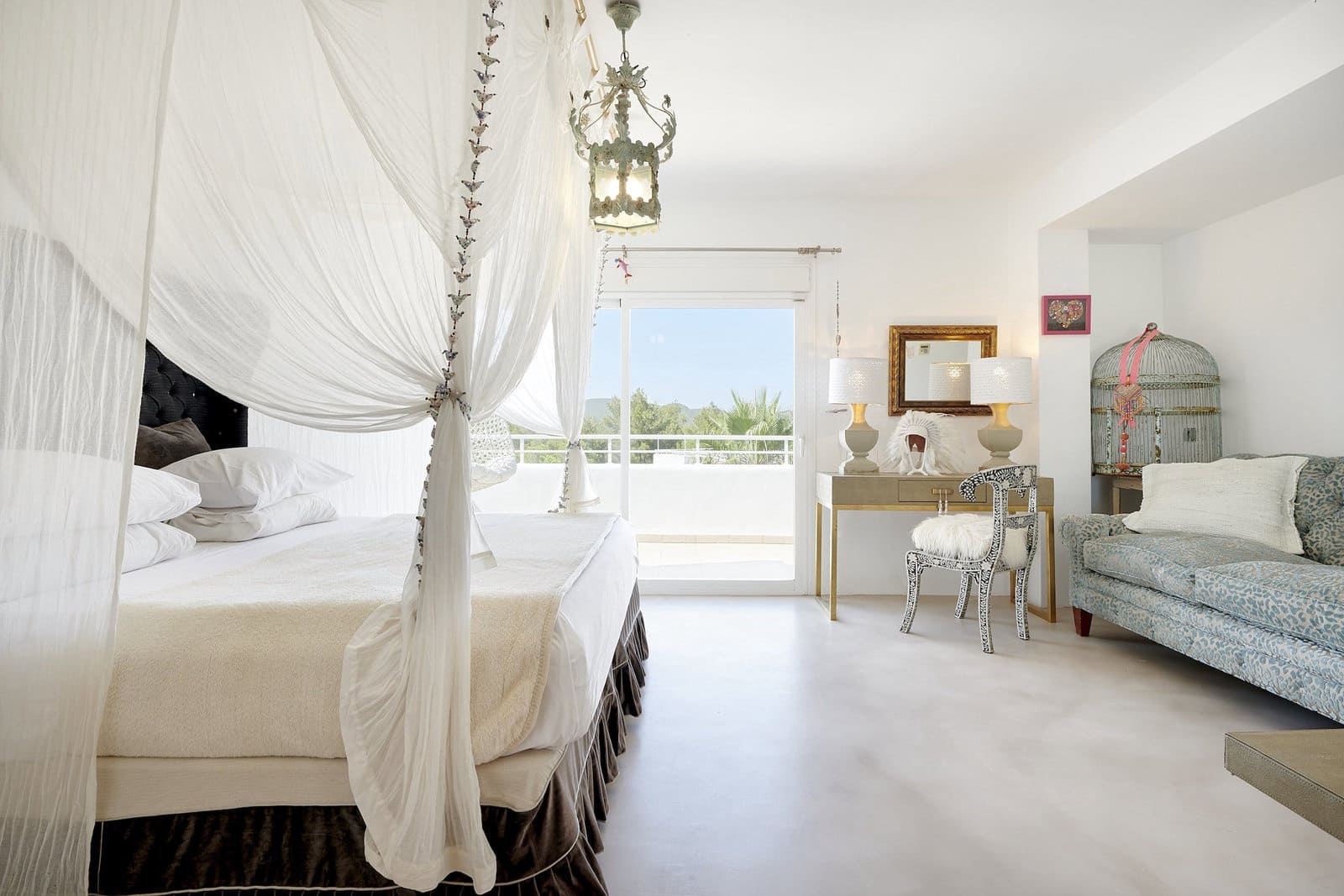 6 bedroom Villa for sale in La Siesta with pool garage - € 2,300,000 (Ref: 9274104)