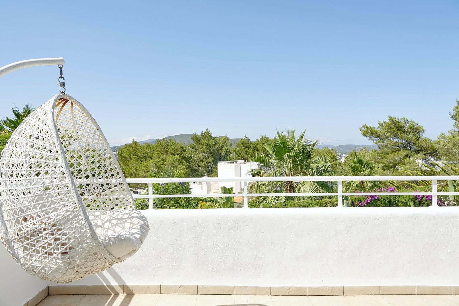 6 bedroom Villa for sale in La Siesta with pool garage - € 2,300,000 (Ref: 9274104)