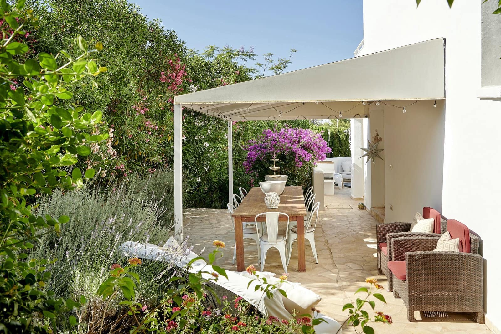 6 bedroom Villa for sale in La Siesta with pool garage - € 2,300,000 (Ref: 9274104)