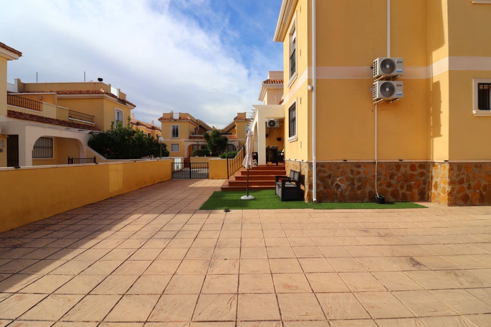 3 Zimmer Villa zu verkaufen in Ciudad Quesada mit Pool Garage - 224.950 € (Ref: 9610074)