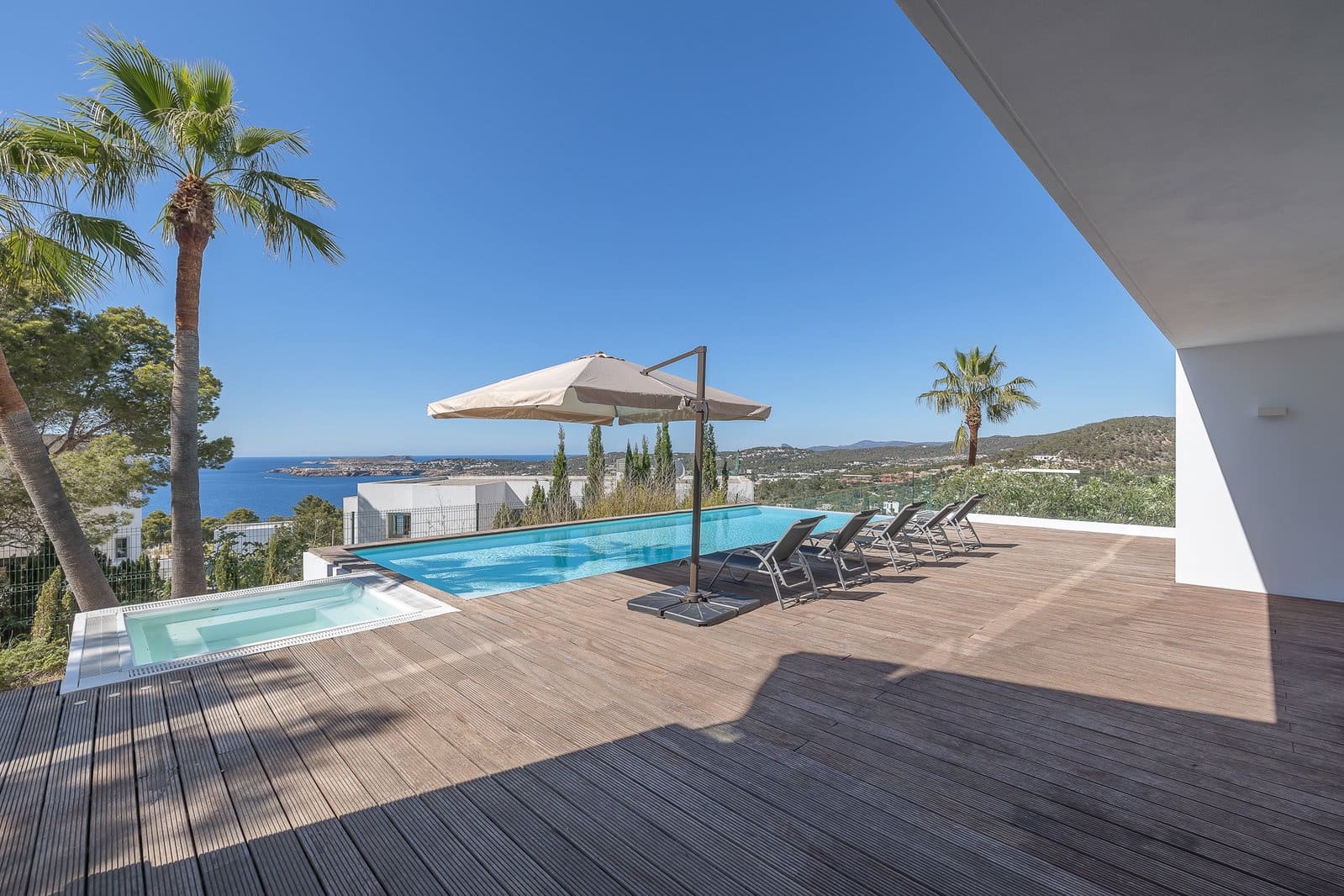 4 Zimmer Villa zu verkaufen in Cala Moli mit Pool Garage - 3.300.000 € (Ref: 9722630)