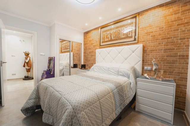 3 Zimmer Apartment zu verkaufen in Torrevieja mit Garage - 285.000 € (Ref: 9769065)