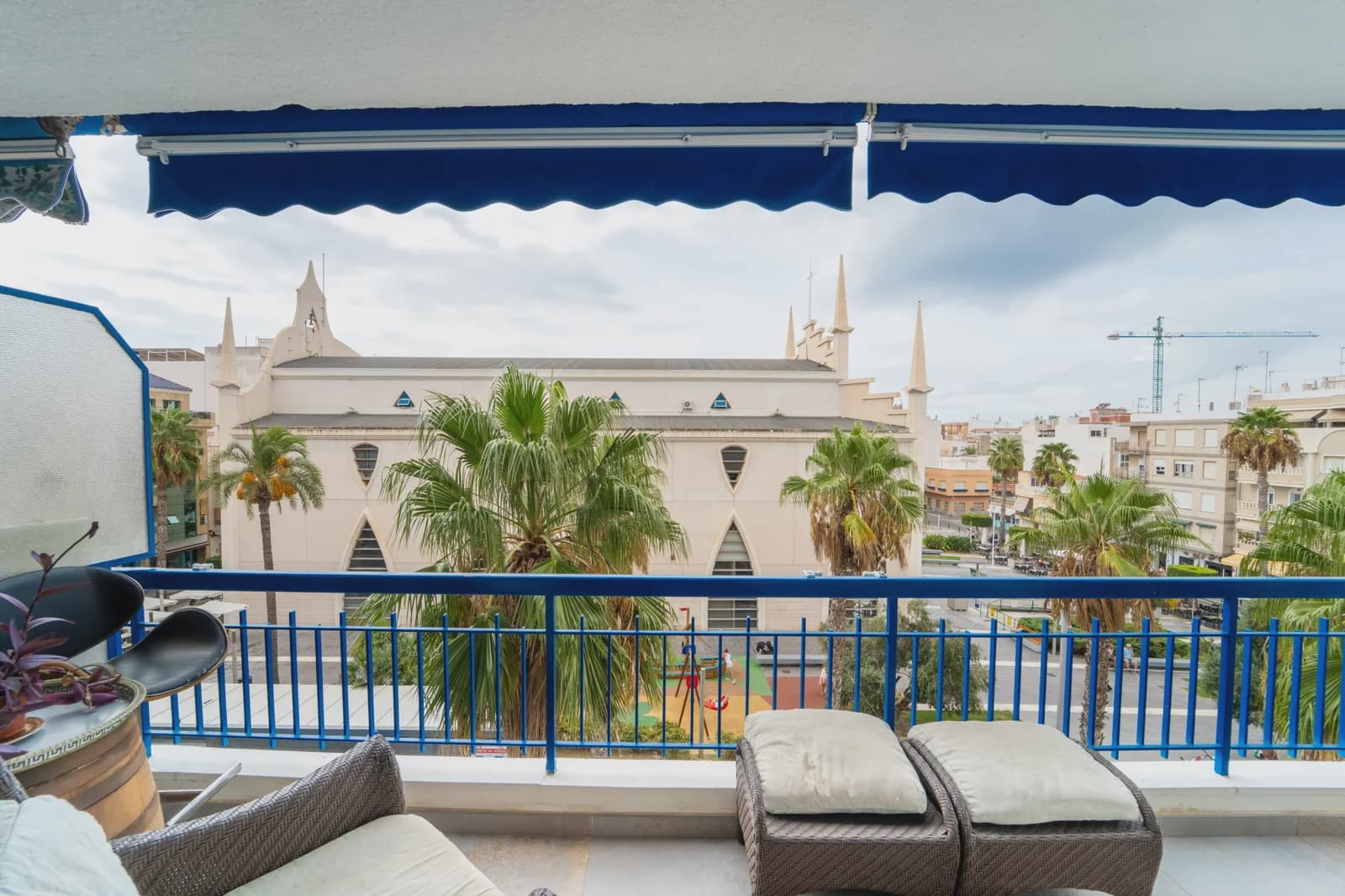 3 makuuhuone Huoneisto myytävänä paikassa Torrevieja mukana 
autotalli - 285 000 € (Ref: 9769065)