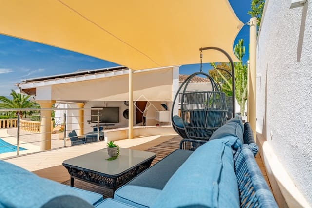 4 soverom Villa til salgs i Benitachell / Benitatxell med svømmebasseng garasje - € 760 000 (Ref: 10179360)