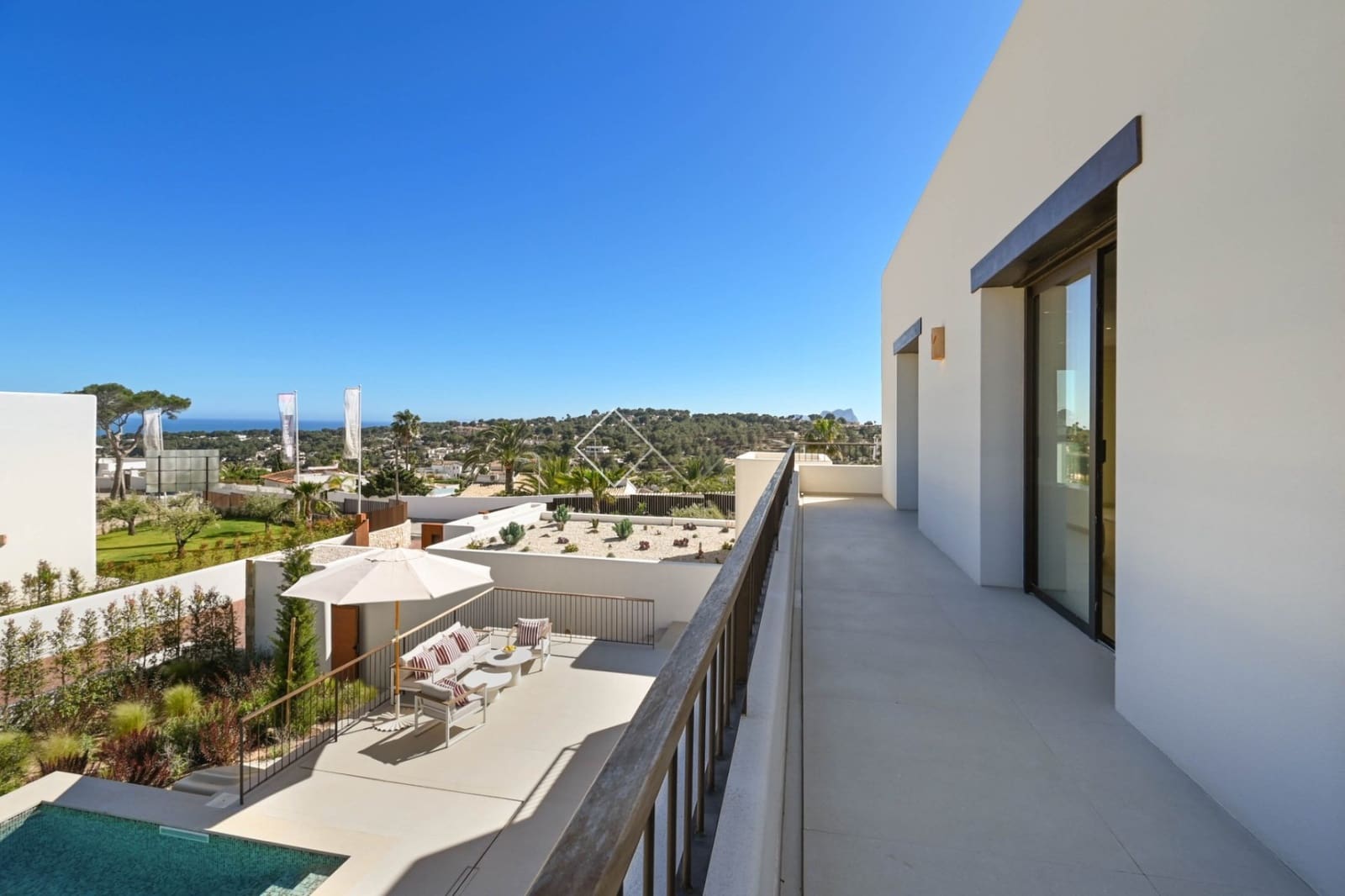3 bedroom Villa for sale in Moraira with pool garage - € 1,690,000 (Ref: 8074041)