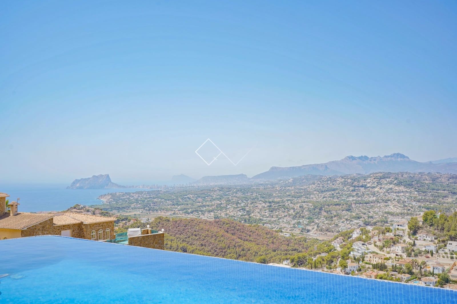 2 slaapkamer Villa te koop in Cumbre del Sol met zwembad - € 875.000 (Ref: 8611111)