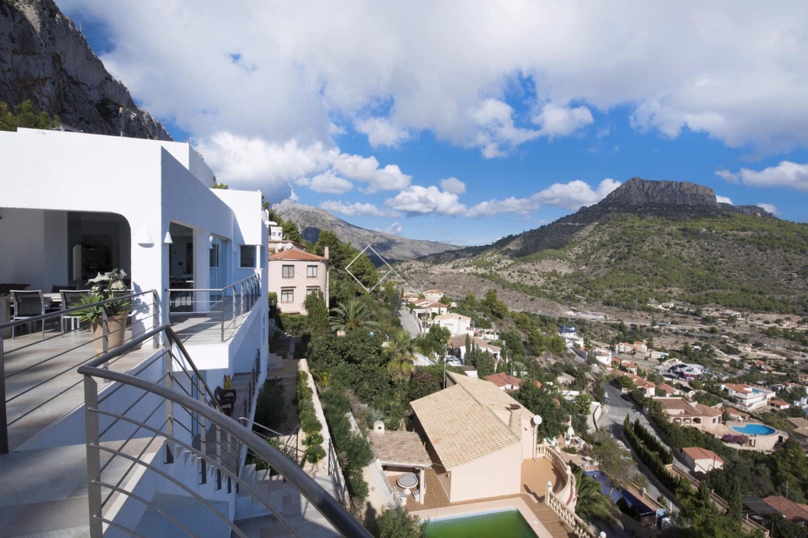 4 bedroom Villa for sale in Calpe / Calp with pool - € 950,000 (Ref: 8688498)