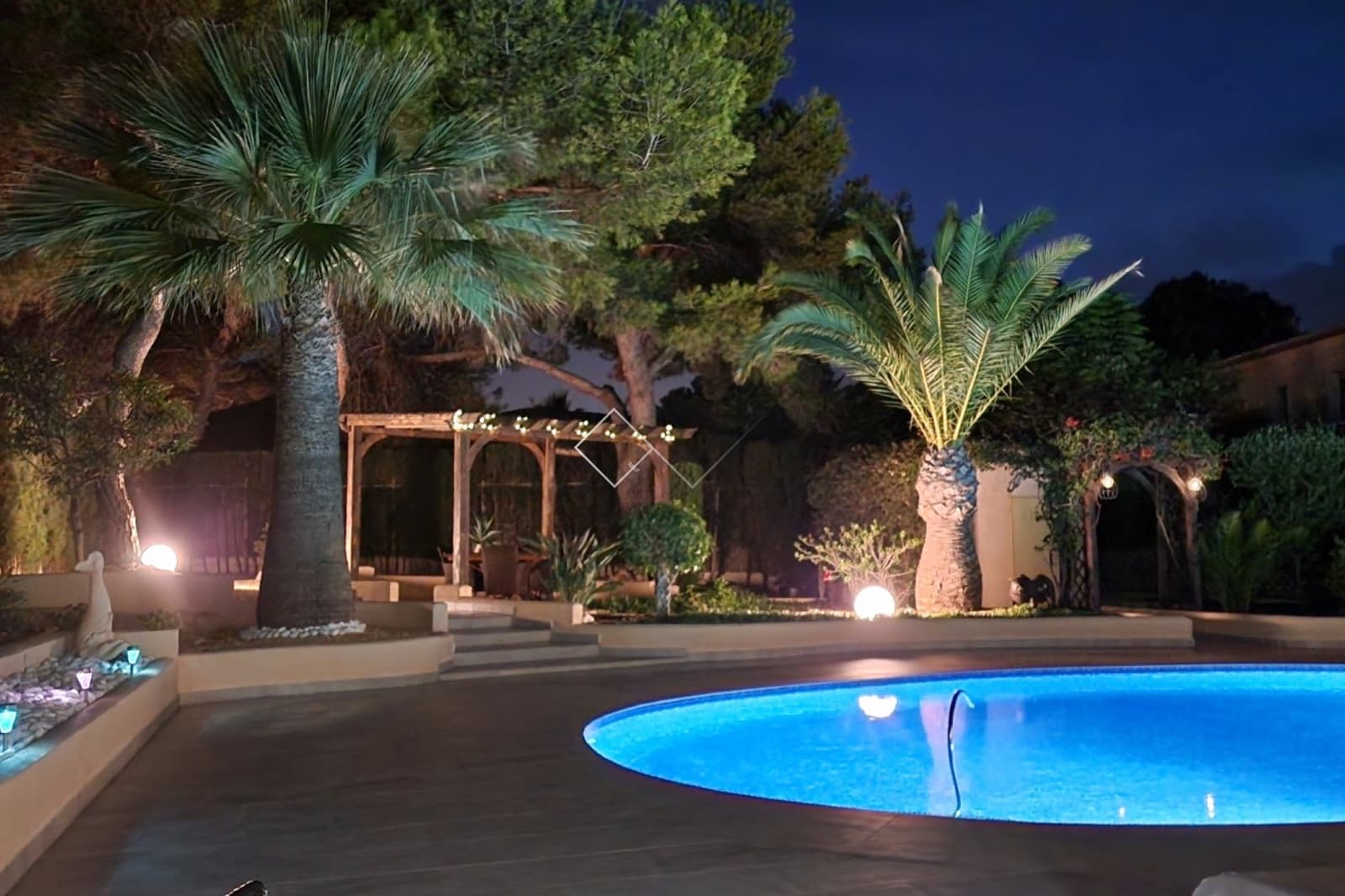 3 slaapkamer Villa te koop in Moraira met zwembad garage - € 1.100.000 (Ref: 8725126)