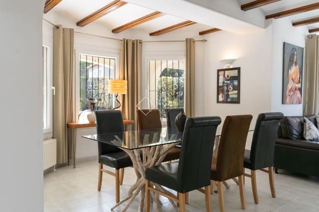 3 slaapkamer Villa te koop in Moraira, Teulada-Moraira met zwembad garage - € 1.100.000 (Ref: 8725126)