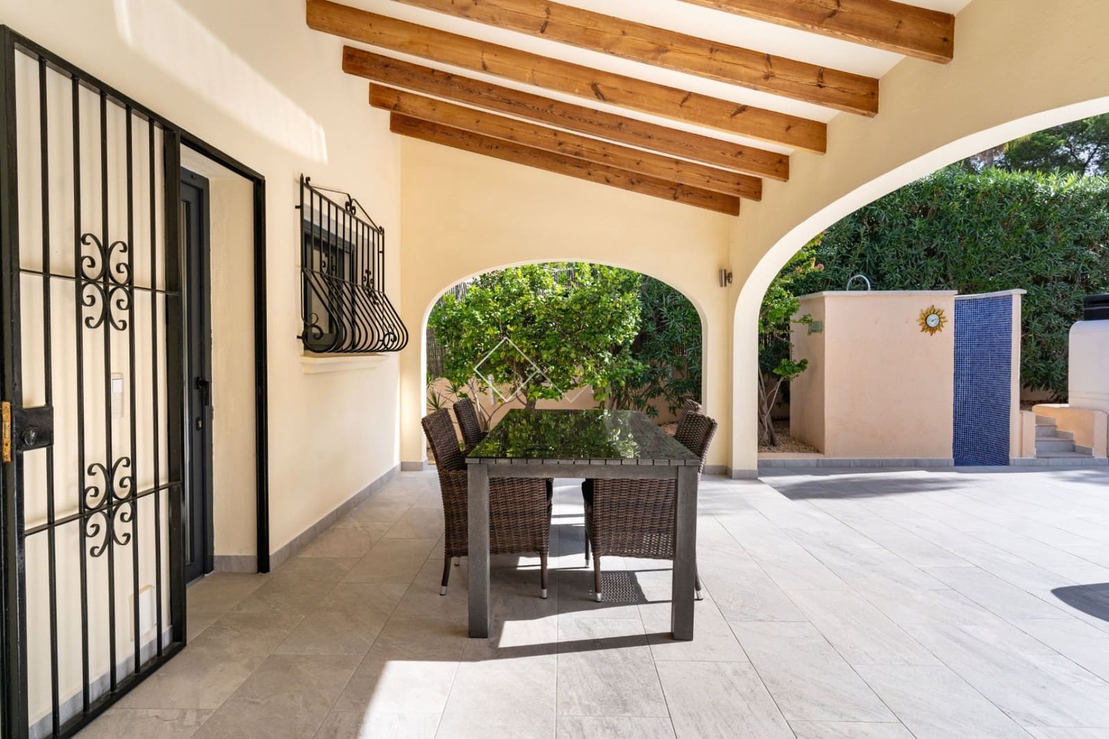 3 slaapkamer Villa te koop in Moraira met zwembad garage - € 1.100.000 (Ref: 8725126)