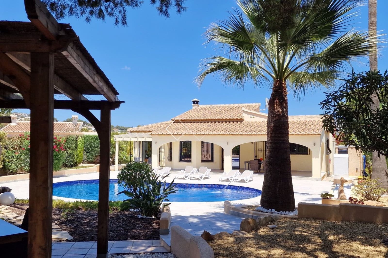 3 slaapkamer Villa te koop in Moraira met zwembad garage - € 1.100.000 (Ref: 8725126)