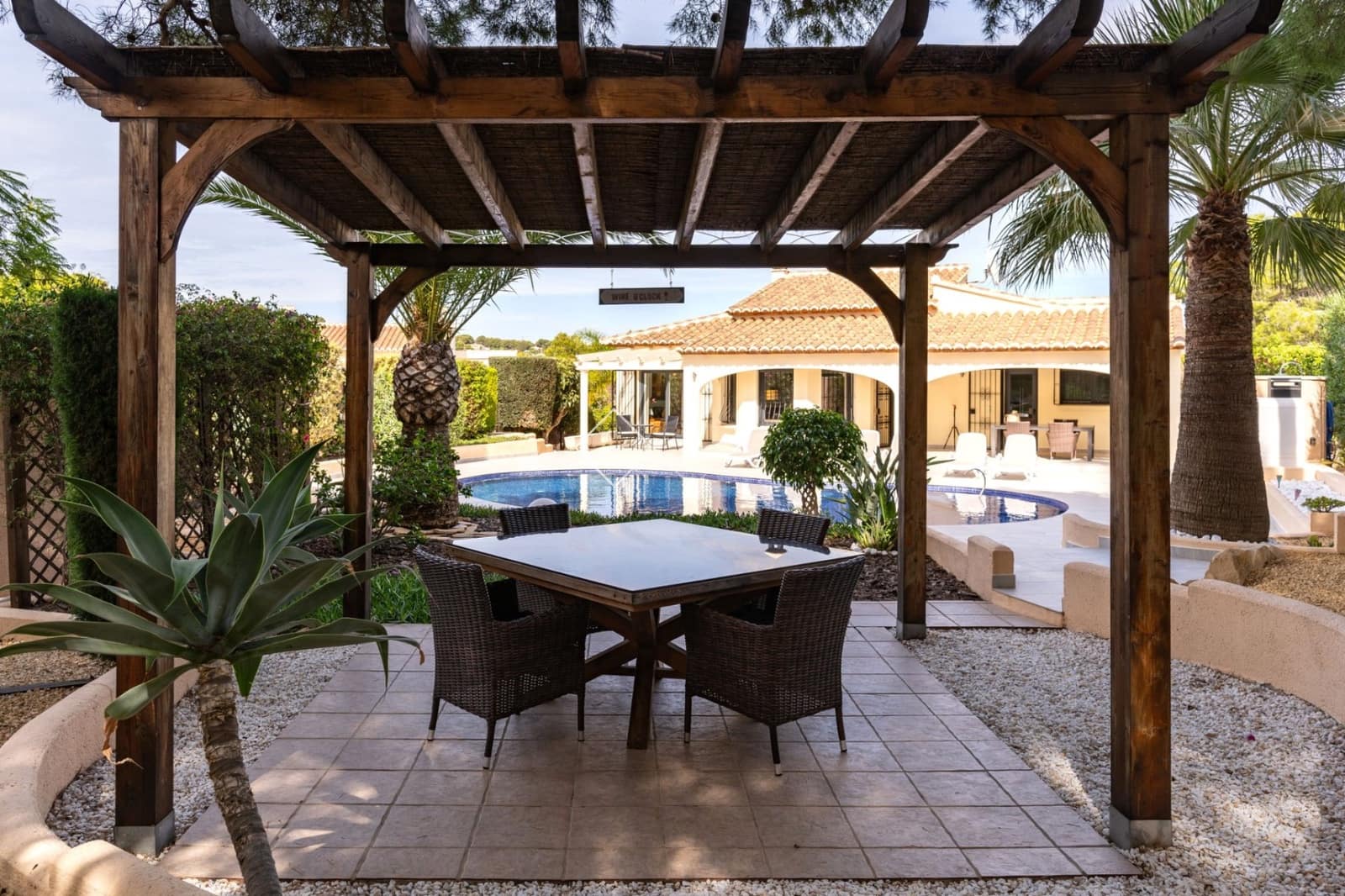 3 slaapkamer Villa te koop in Moraira met zwembad garage - € 1.100.000 (Ref: 8725126)
