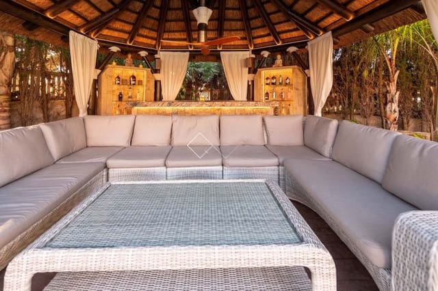 4 soveværelse Villa til salg i Calpe / Calp med swimmingpool garage - € 2.520.000 (Ref: 8758776)