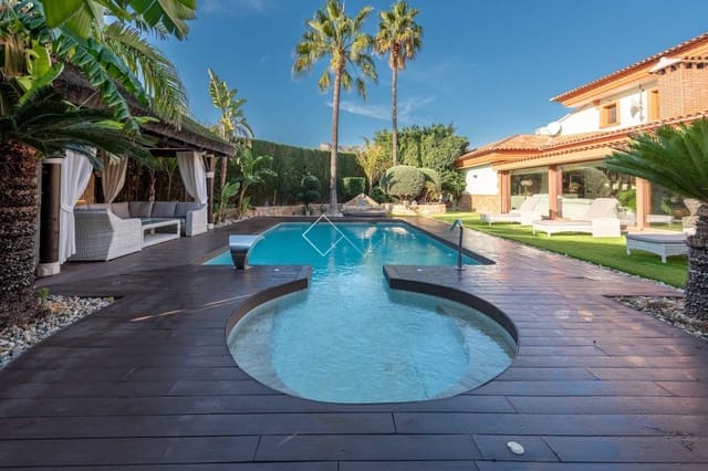4 soveværelse Villa til salg i Calpe / Calp med swimmingpool garage - € 2.520.000 (Ref: 8758776)