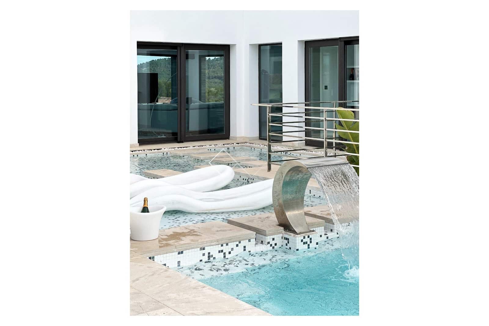 5 makuuhuone Huvila myytävänä paikassa Javea / Xabia mukana uima-altaan - 2 350 000 € (Ref: 8861866)