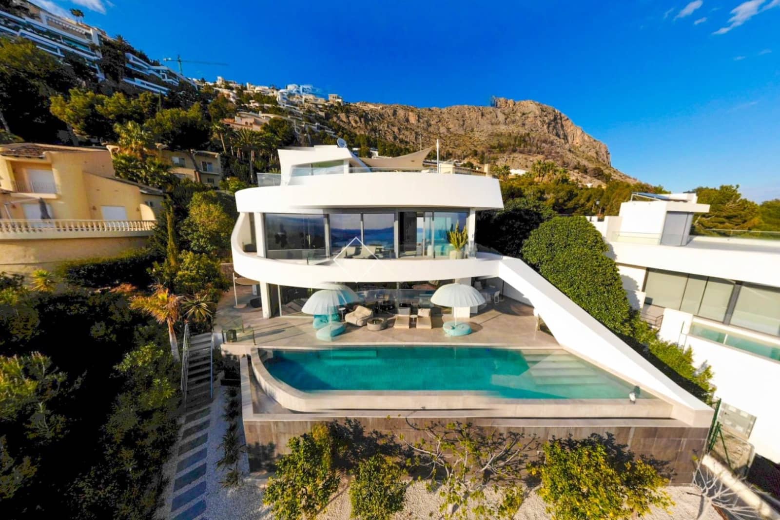 4 bedroom Villa for sale in Altea with pool - € 3,700,000 (Ref: 8862161)