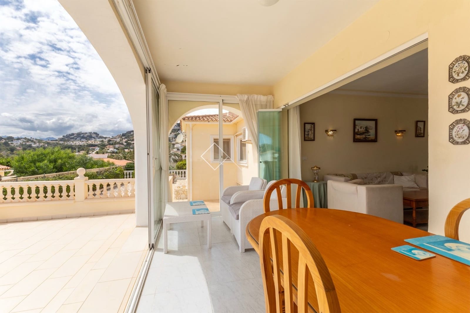 Chalet de 3 habitaciones en Moraira en venta con piscina - 690.000 € (Ref: 9416114)