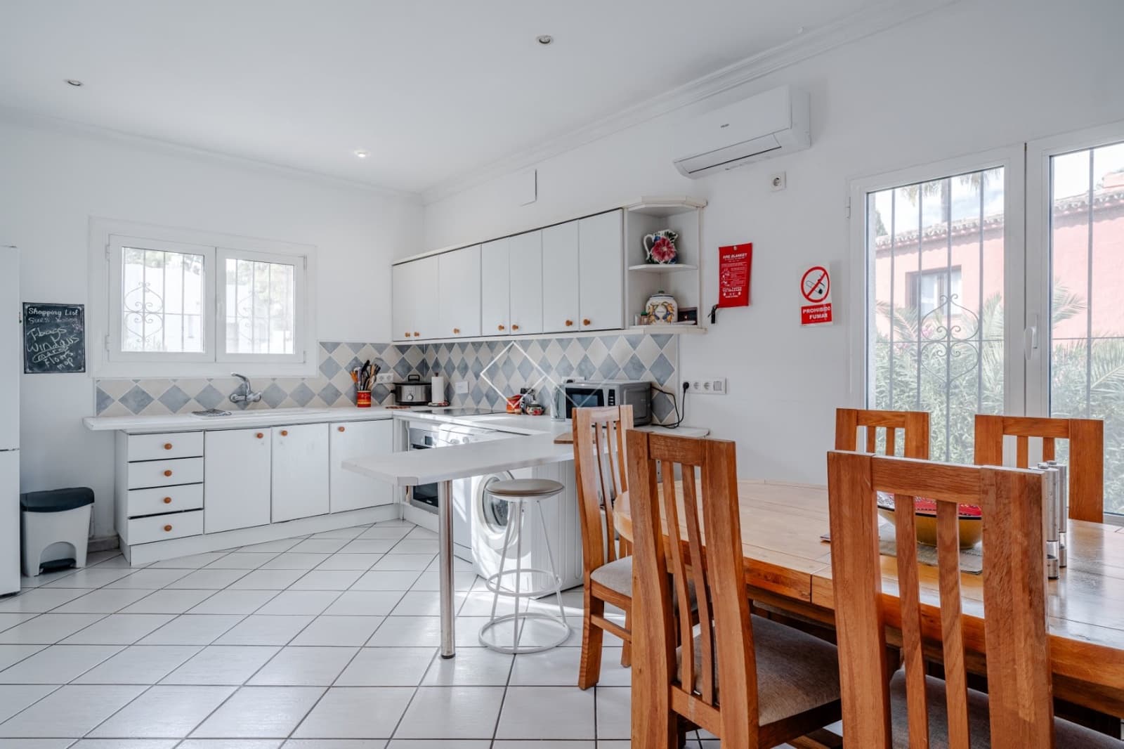 Chalet de 4 habitaciones en Moraira en venta con piscina garaje - 565.000 € (Ref: 9459669)