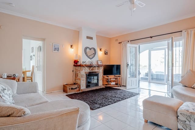 Chalet de 4 habitaciones en Moraira, Teulada-Moraira en venta con piscina garaje - 565.000 € (Ref: 9459669)