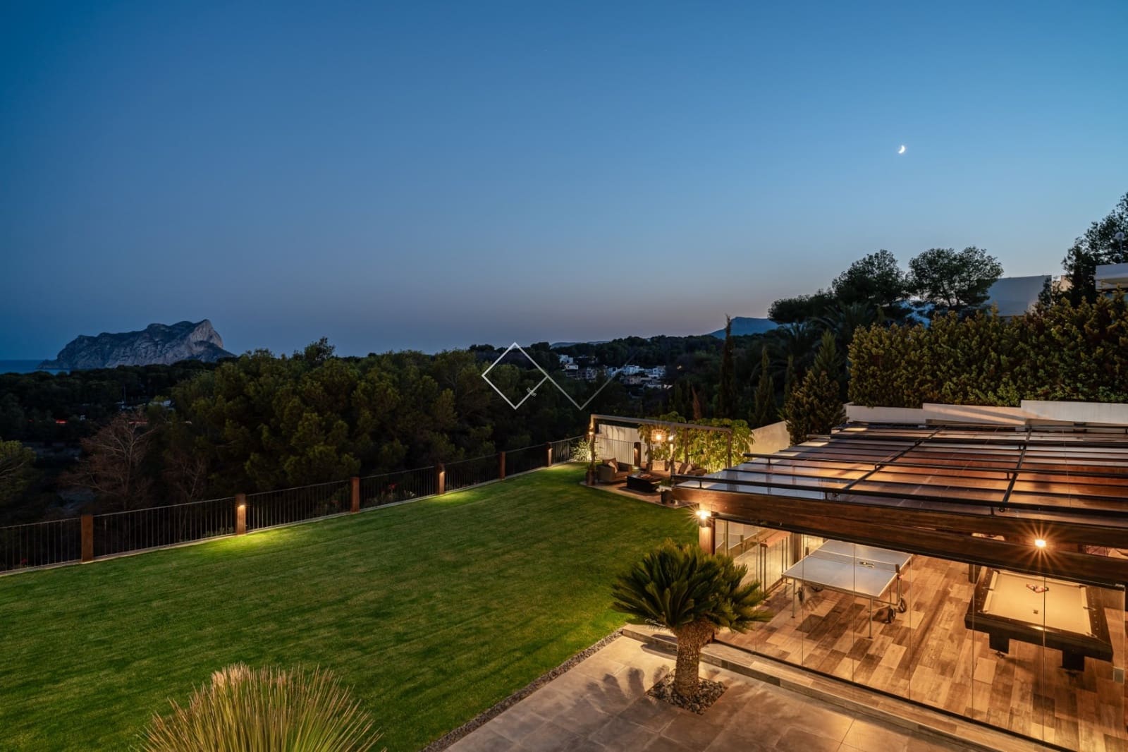 5 soveværelse Villa til salg i Benissa med swimmingpool garage - € 3.850.000 (Ref: 9511128)