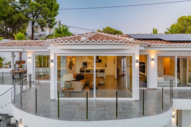 5 soveværelse Villa til salg i Benissa med swimmingpool garage - € 3.850.000 (Ref: 9511128)