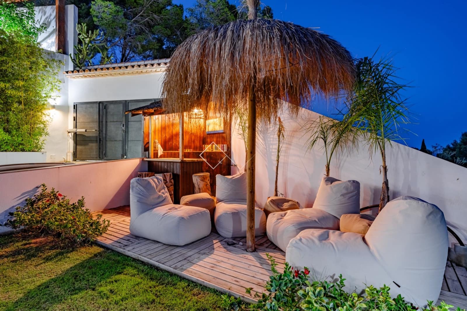 5 soveværelse Villa til salg i Benissa med swimmingpool garage - € 3.850.000 (Ref: 9511128)