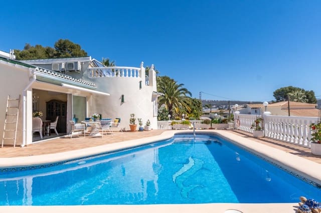 4 makuuhuone Huvila myytävänä paikassa Moraira, Teulada-Moraira mukana uima-altaan 
autotalli - 1 190 000 € (Ref: 9587912)