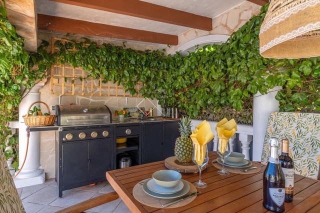 4 makuuhuone Huvila myytävänä paikassa Moraira, Teulada-Moraira mukana uima-altaan 
autotalli - 1 190 000 € (Ref: 9587912)