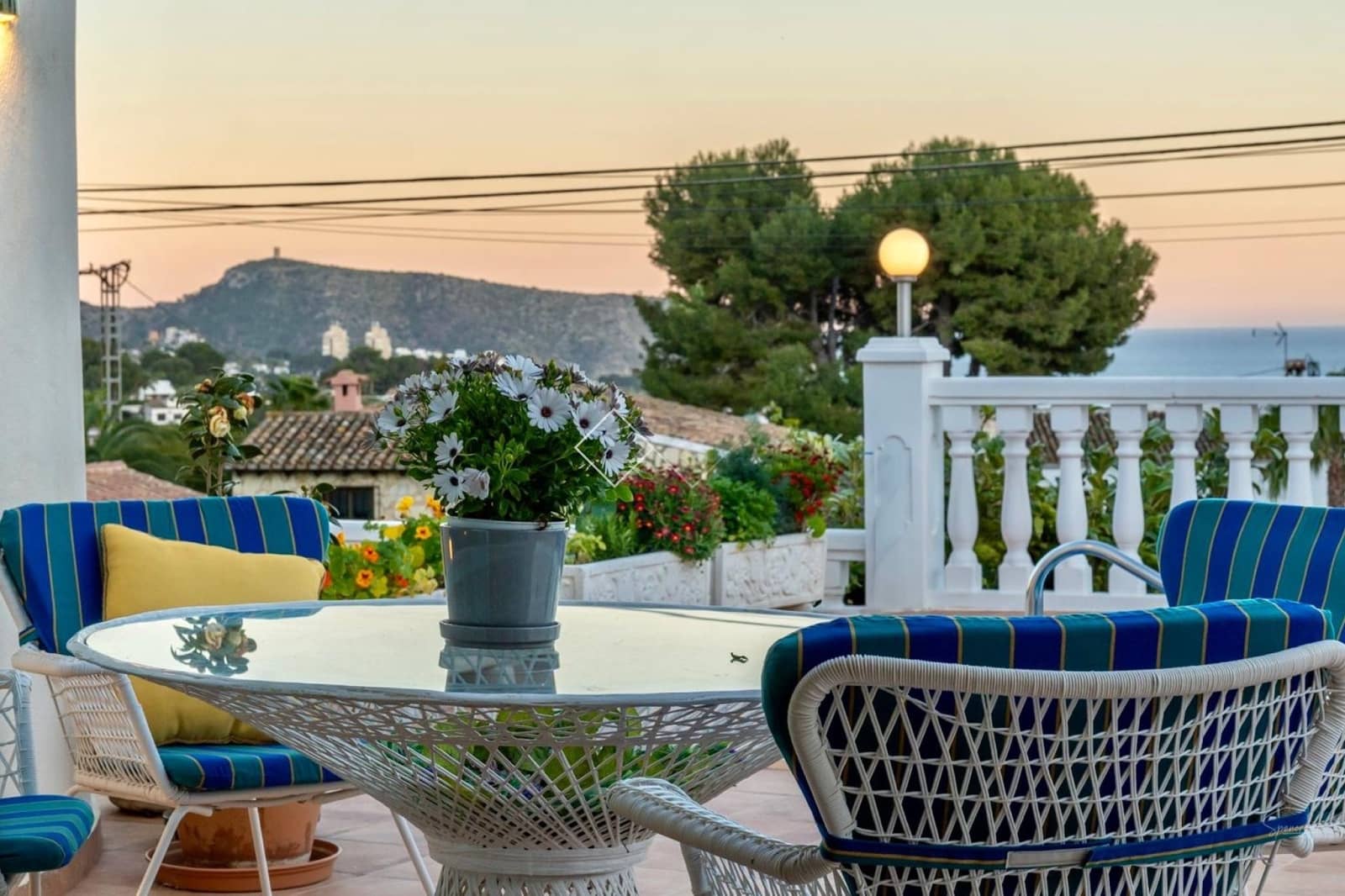 4 makuuhuone Huvila myytävänä paikassa Moraira mukana uima-altaan 
autotalli - 1 190 000 € (Ref: 9587912)