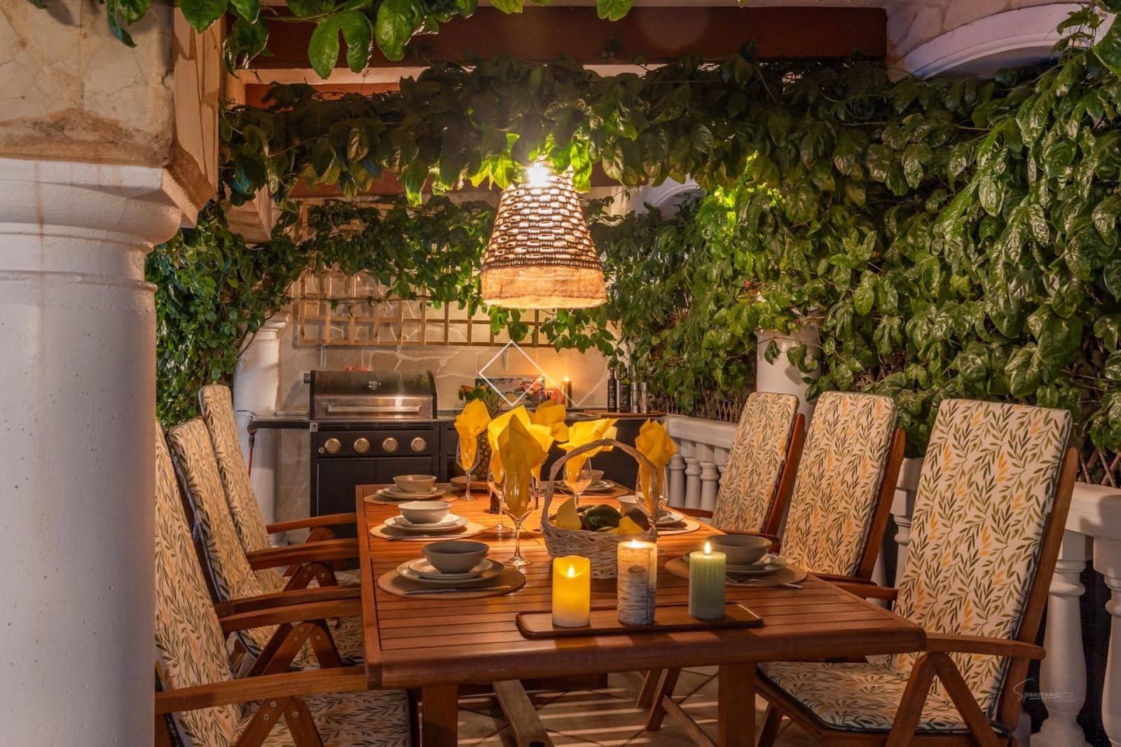 4 makuuhuone Huvila myytävänä paikassa Moraira mukana uima-altaan 
autotalli - 1 190 000 € (Ref: 9587912)