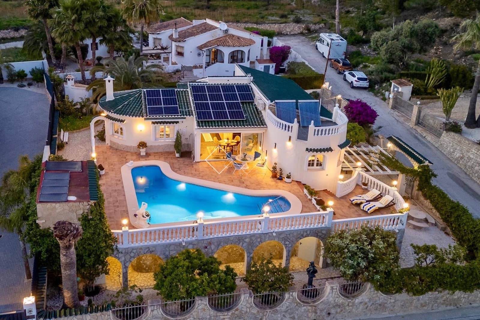 4 makuuhuone Huvila myytävänä paikassa Moraira mukana uima-altaan 
autotalli - 1 190 000 € (Ref: 9587912)