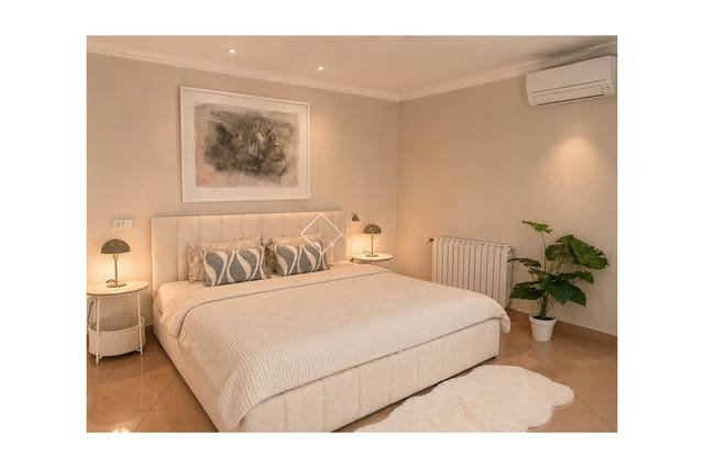 Chalet de 6 habitaciones en Maryvilla, Calpe / Calp en venta con piscina garaje - 960.000 € (Ref: 9889421)