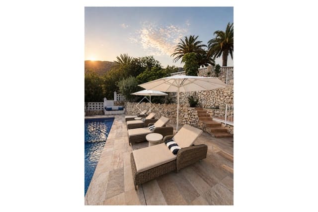 Chalet de 6 habitaciones en Maryvilla, Calpe / Calp en venta con piscina garaje - 960.000 € (Ref: 9889421)