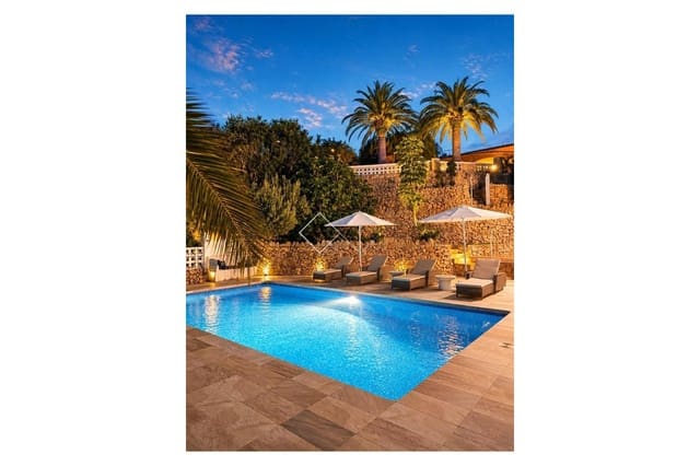 Chalet de 6 habitaciones en Maryvilla, Calpe / Calp en venta con piscina garaje - 960.000 € (Ref: 9889421)