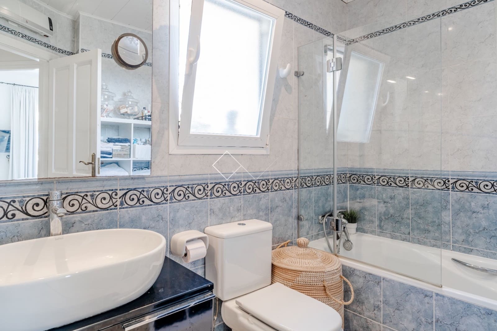 3 bedroom Villa for sale in Cumbre del Sol with pool garage - € 750,000 (Ref: 9925063)