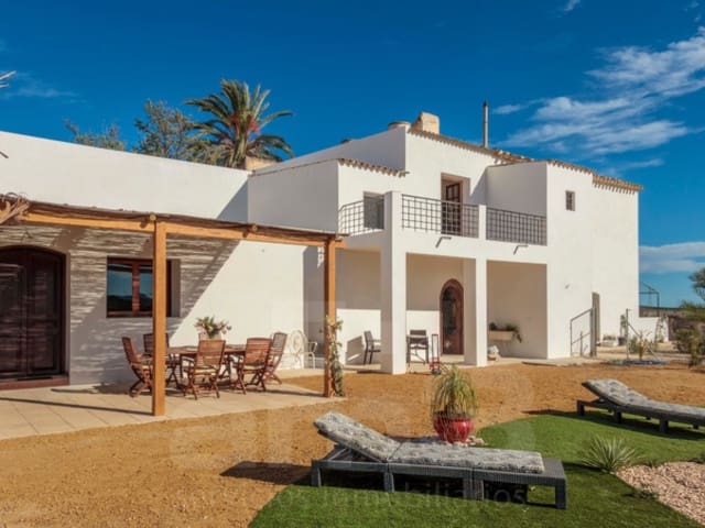 8 quarto Quinta/Casa Rural para venda em Vera Ciudad, Vera com garagem - 749 900 € (Ref: 10042732)