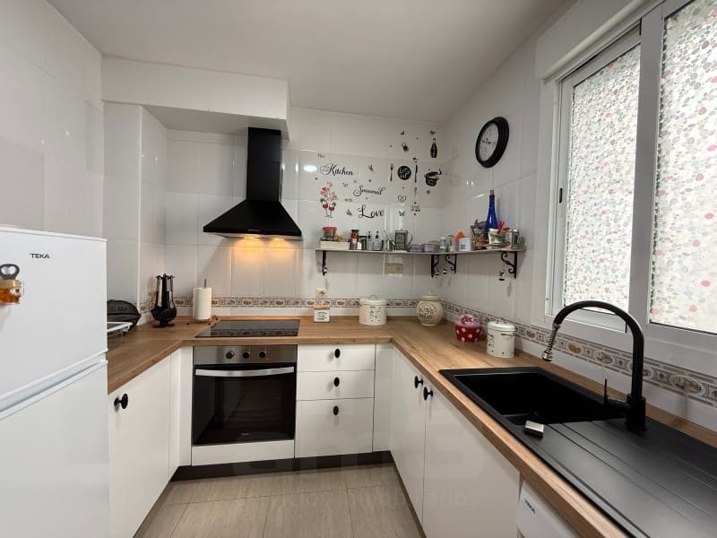 Piso de 3 habitaciones en Turre en alquiler con piscina - 750 € (Ref: 10047076)