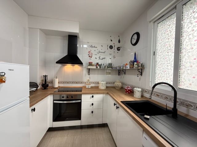 Piso de 3 habitaciones en Turre en alquiler con piscina - 750 € (Ref: 10047076)