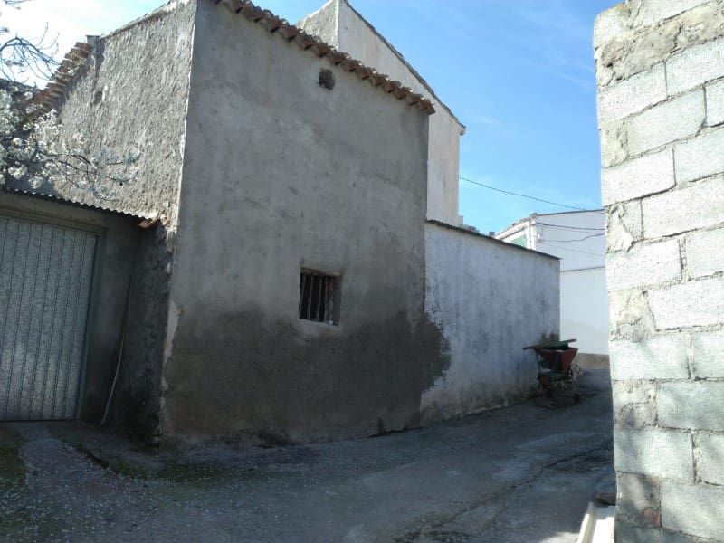 15 bedroom Townhouse for sale in Cantoria - € 38,000 (Ref: 5238978)