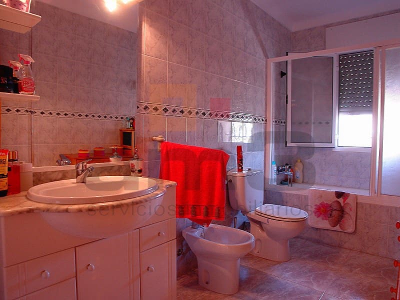 3 makuuhuone Huvila myytävänä paikassa San Juan de los Terreros mukana uima-altaan 
autotalli - 450 000 € (Ref: 5239009)