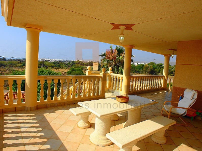 3 makuuhuone Huvila myytävänä paikassa San Juan de los Terreros mukana uima-altaan 
autotalli - 450 000 € (Ref: 5239009)