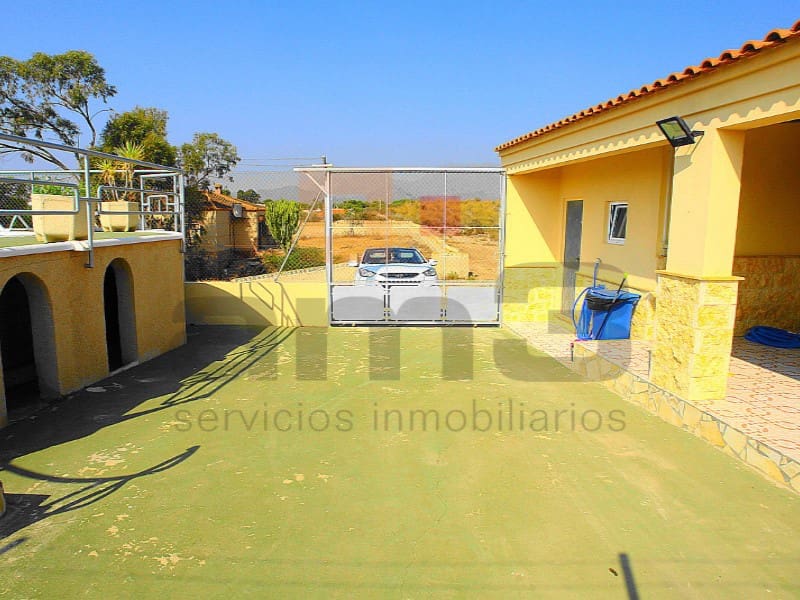 3 makuuhuone Huvila myytävänä paikassa San Juan de los Terreros mukana uima-altaan 
autotalli - 450 000 € (Ref: 5239009)