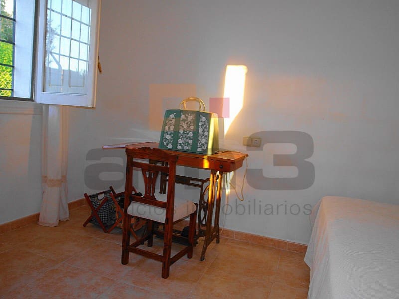 3 makuuhuone Maalaistalo myytävänä paikassa Vera mukana 
autotalli - 340 000 € (Ref: 5239125)