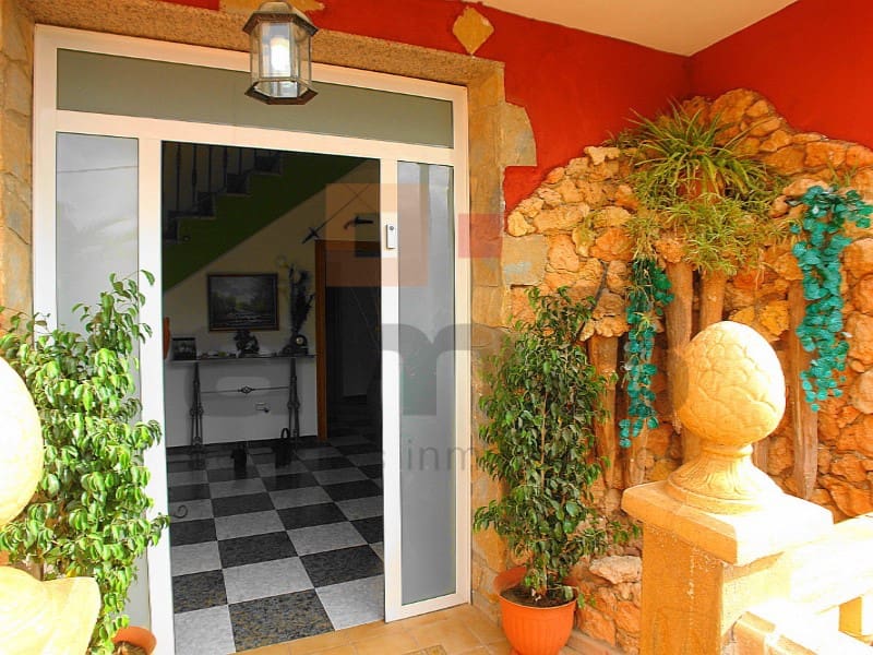 Chalet de 4 habitaciones en Los Gallardos en venta con garaje - 430.000 € (Ref: 5239134)