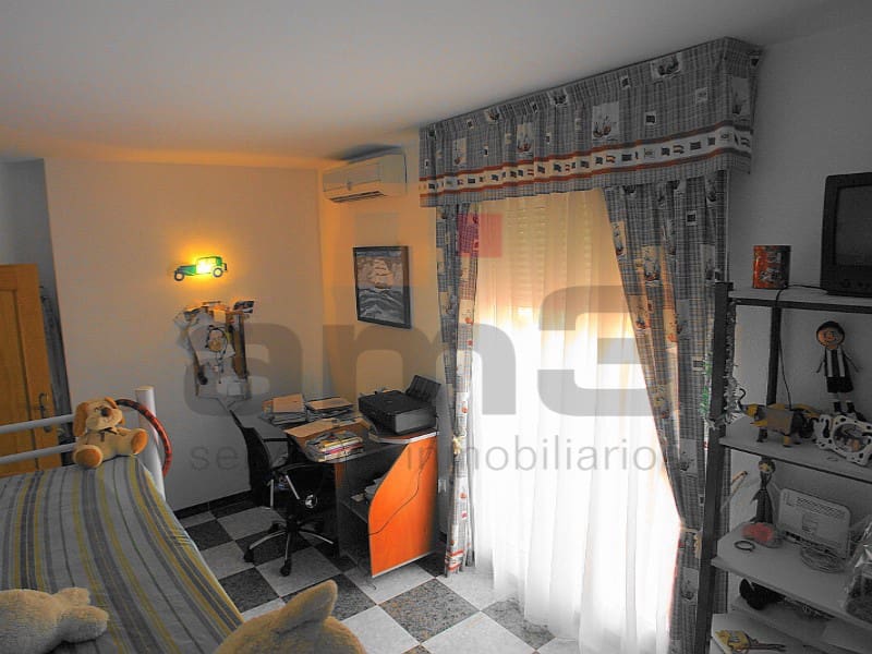 Chalet de 4 habitaciones en Los Gallardos en venta con garaje - 430.000 € (Ref: 5239134)
