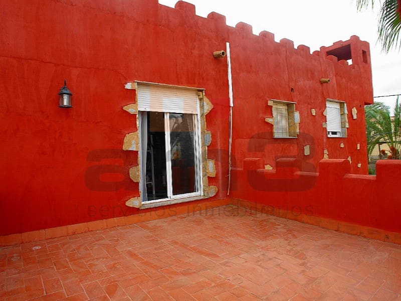 Chalet de 4 habitaciones en Los Gallardos en venta con garaje - 430.000 € (Ref: 5239134)