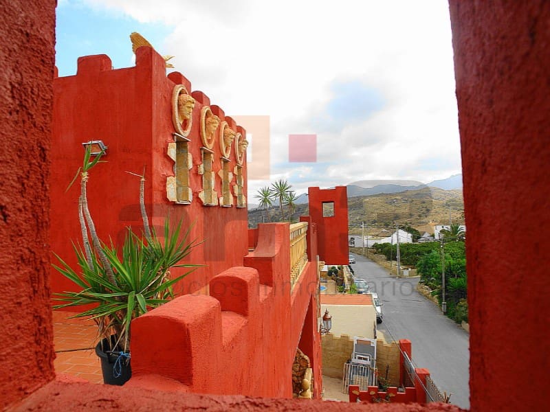 Chalet de 4 habitaciones en Los Gallardos en venta con garaje - 430.000 € (Ref: 5239134)