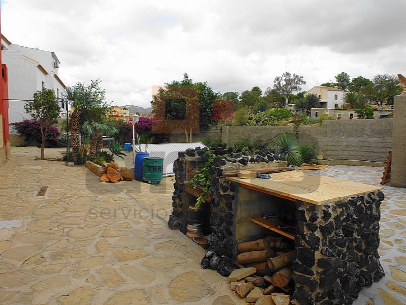 Chalet de 4 habitaciones en Los Gallardos en venta con garaje - 430.000 € (Ref: 5239134)