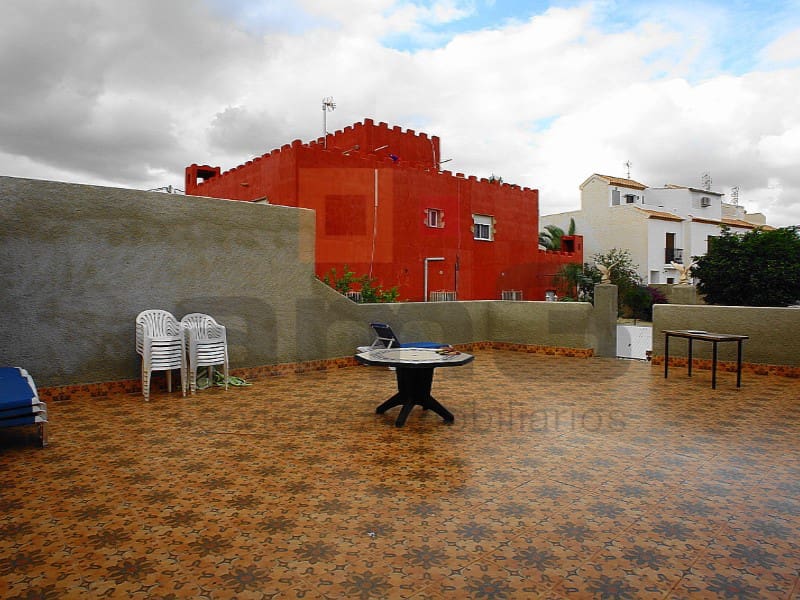 Chalet de 4 habitaciones en Los Gallardos en venta con garaje - 430.000 € (Ref: 5239134)